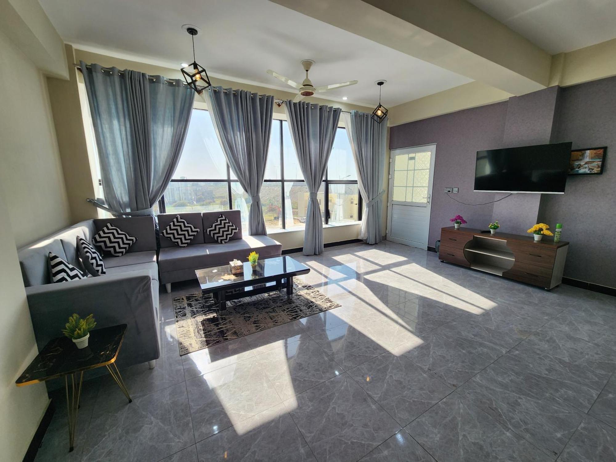 Motorway Majesty Suites Islamabad - Near Islamabad International Airport And Motorway Exterior foto