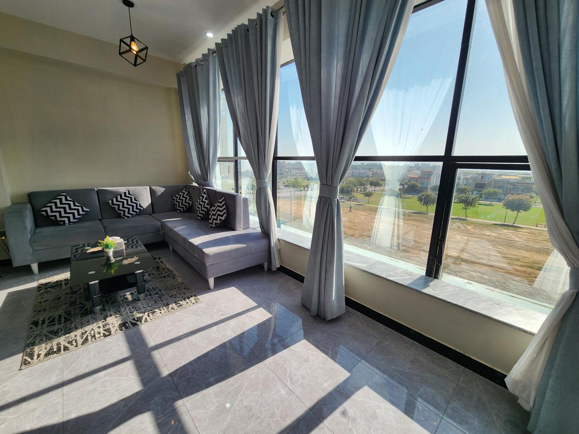 Motorway Majesty Suites Islamabad - Near Islamabad International Airport And Motorway Exterior foto