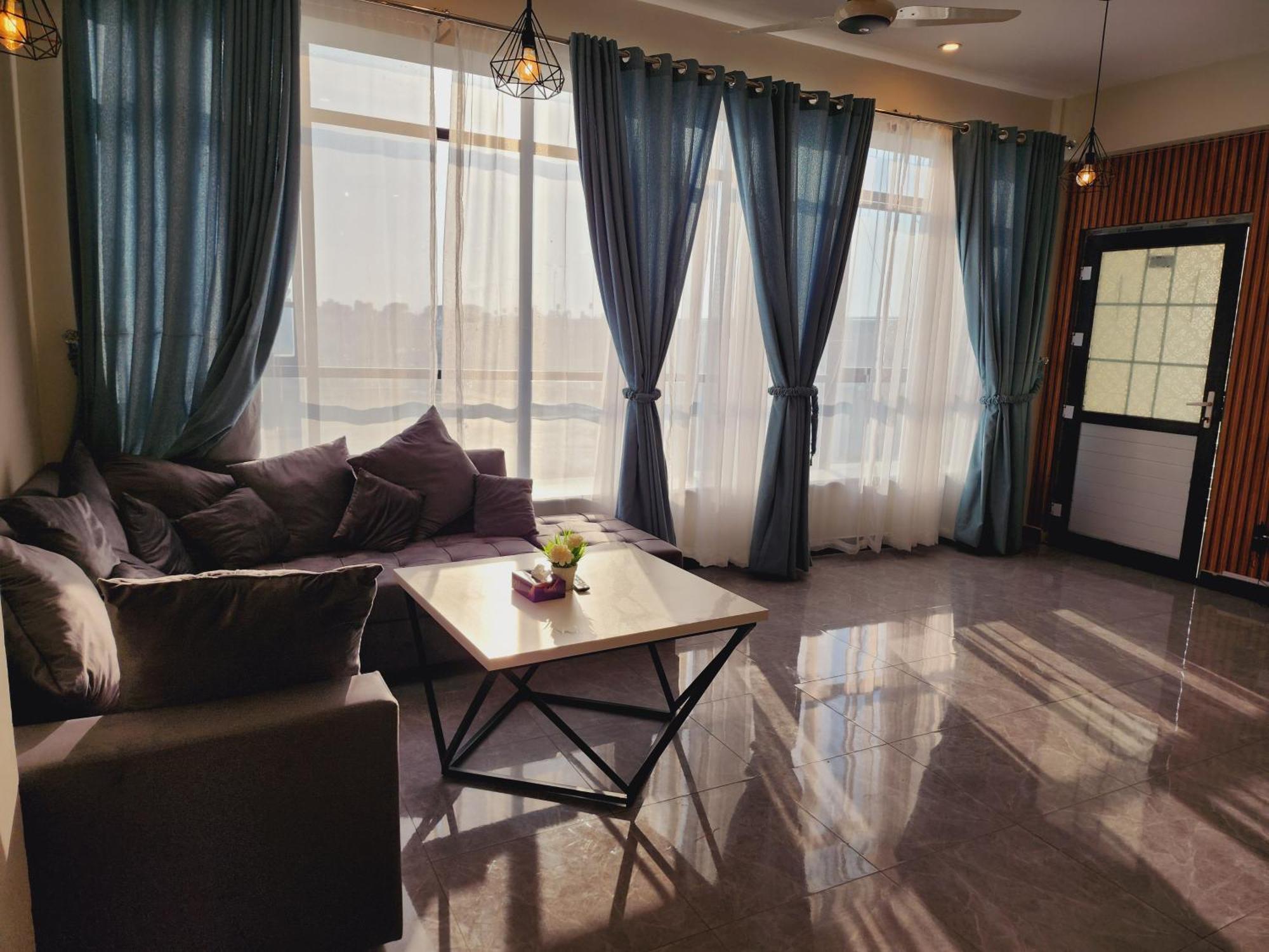 Motorway Majesty Suites Islamabad - Near Islamabad International Airport And Motorway Quarto foto